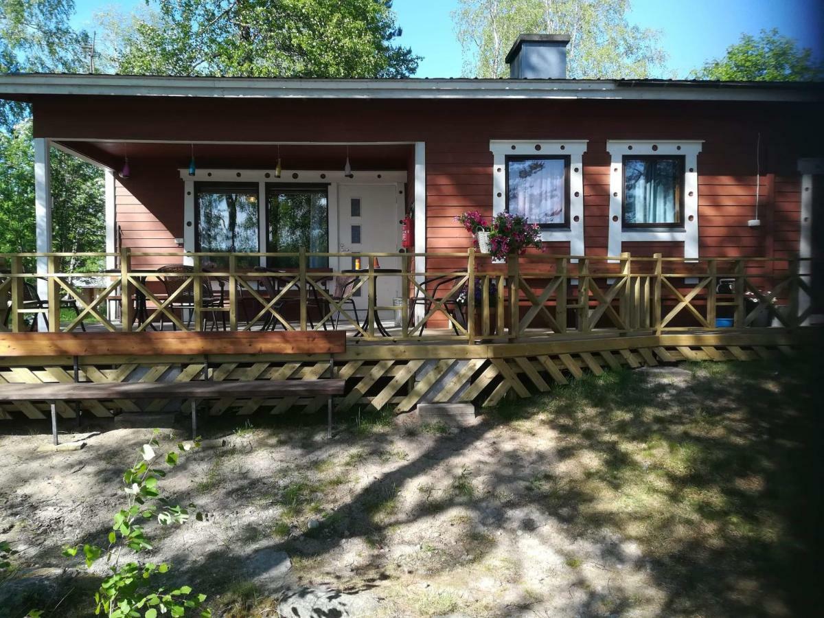 Hotel Pirttiniemen Lomakylae Muurasjärvi Exterior foto