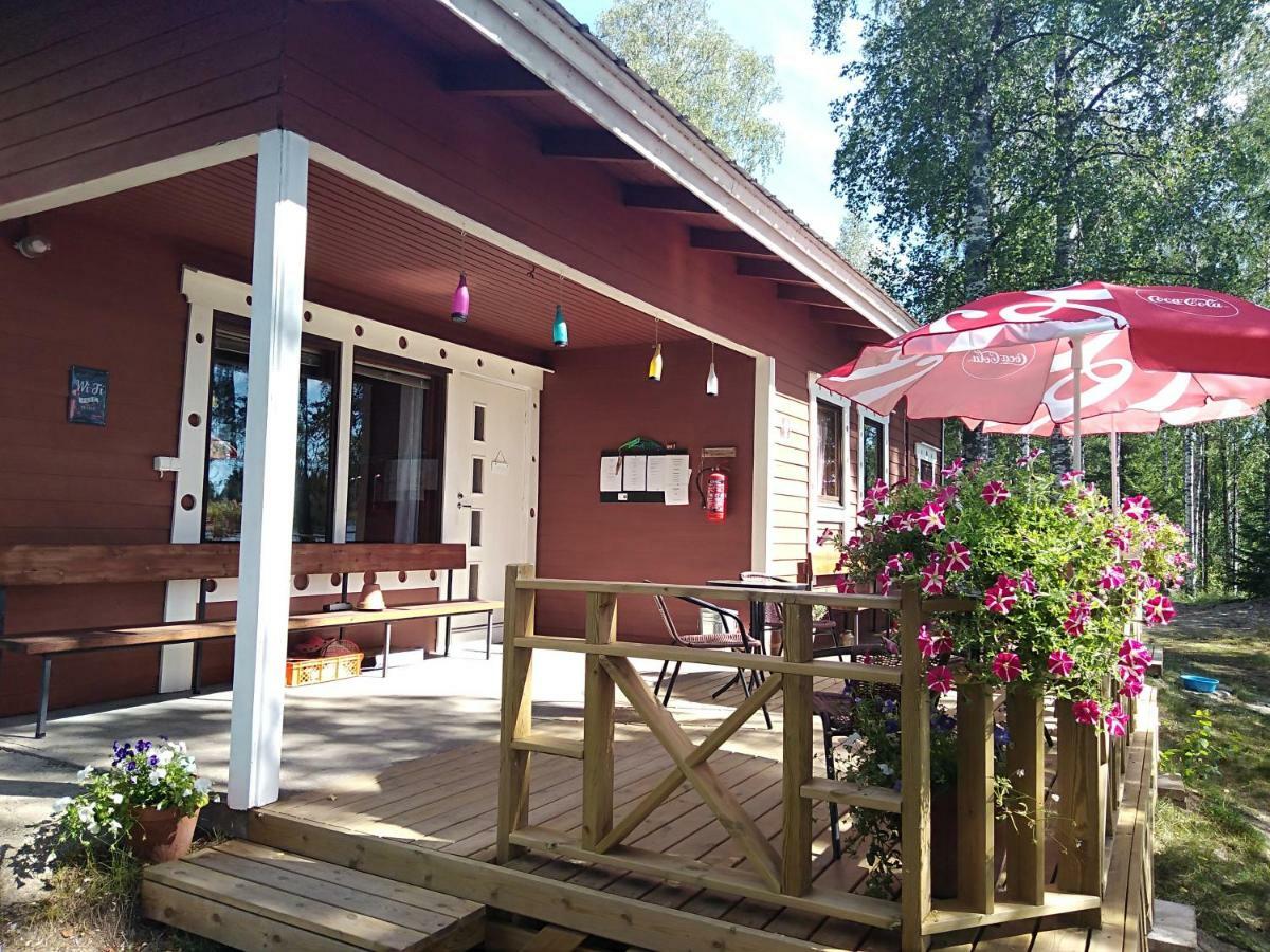 Hotel Pirttiniemen Lomakylae Muurasjärvi Exterior foto