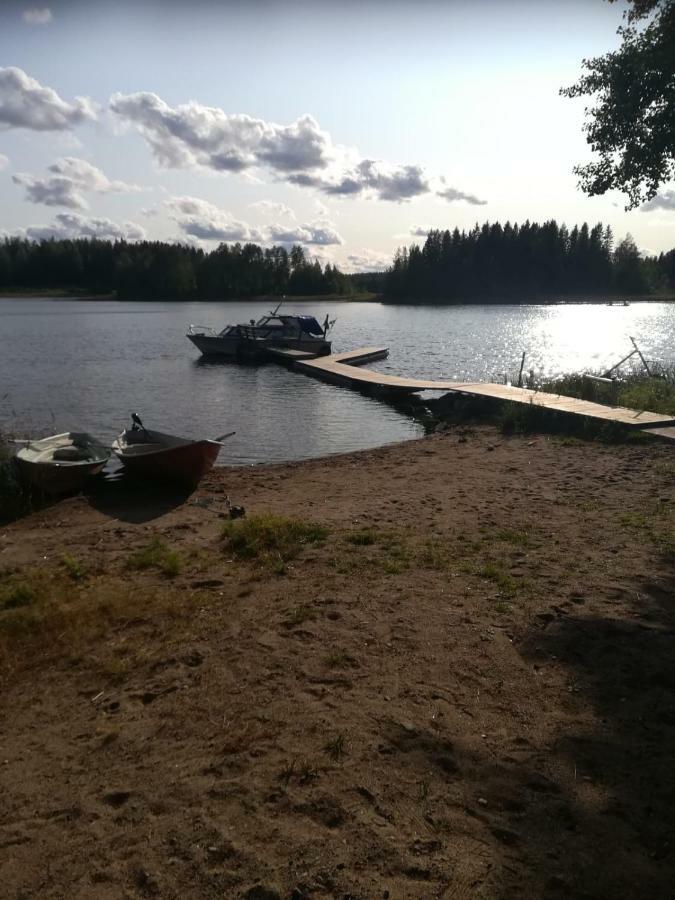 Hotel Pirttiniemen Lomakylae Muurasjärvi Exterior foto